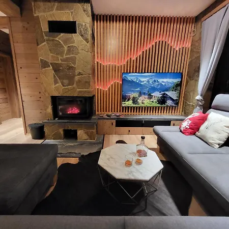 Hillview Jasna شاليه ديمانوفْشكا دولِنا